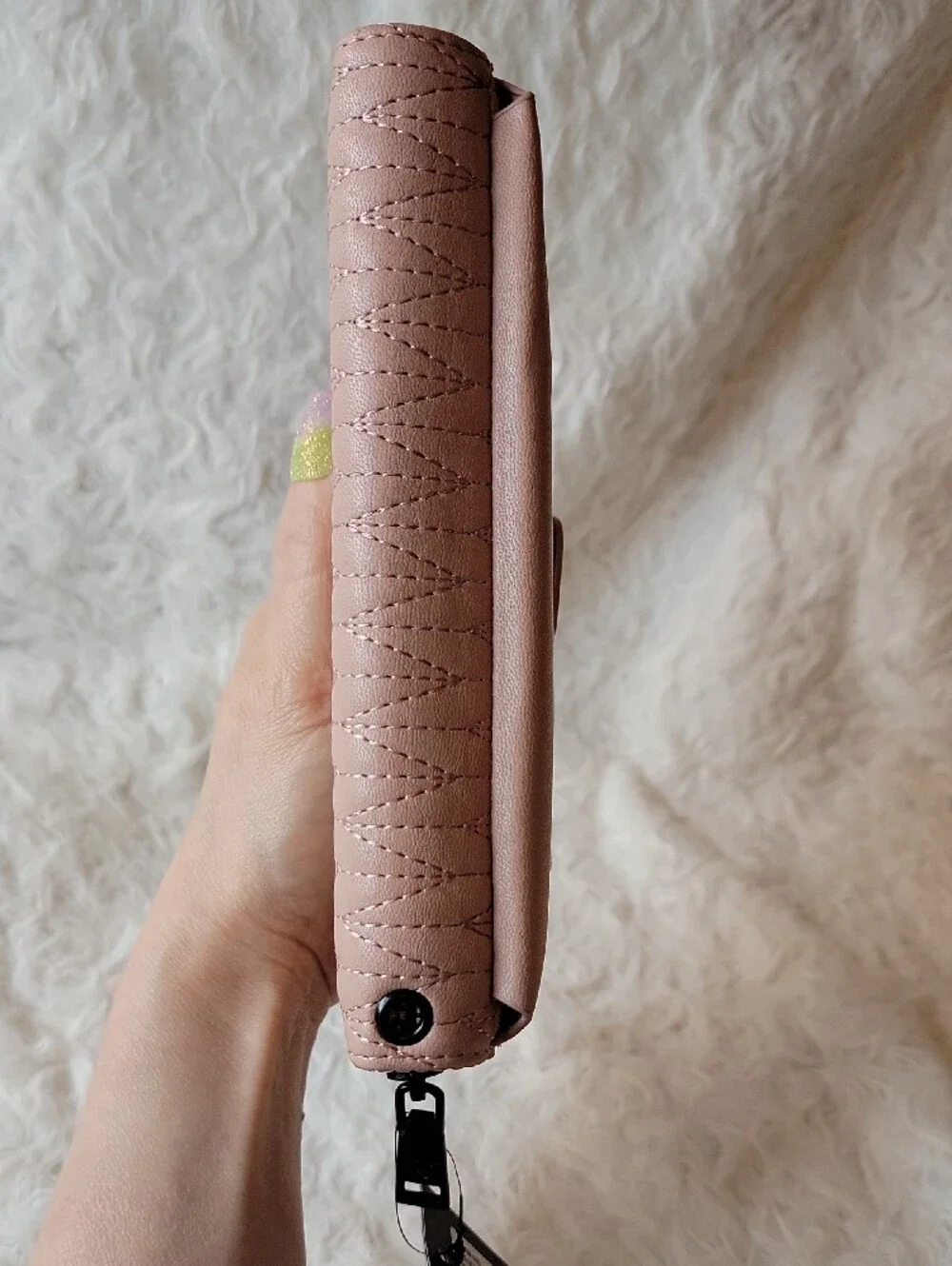 NWT Quilted Badgley Mischka Blush Wristlet w/ Separate Phone Compartment